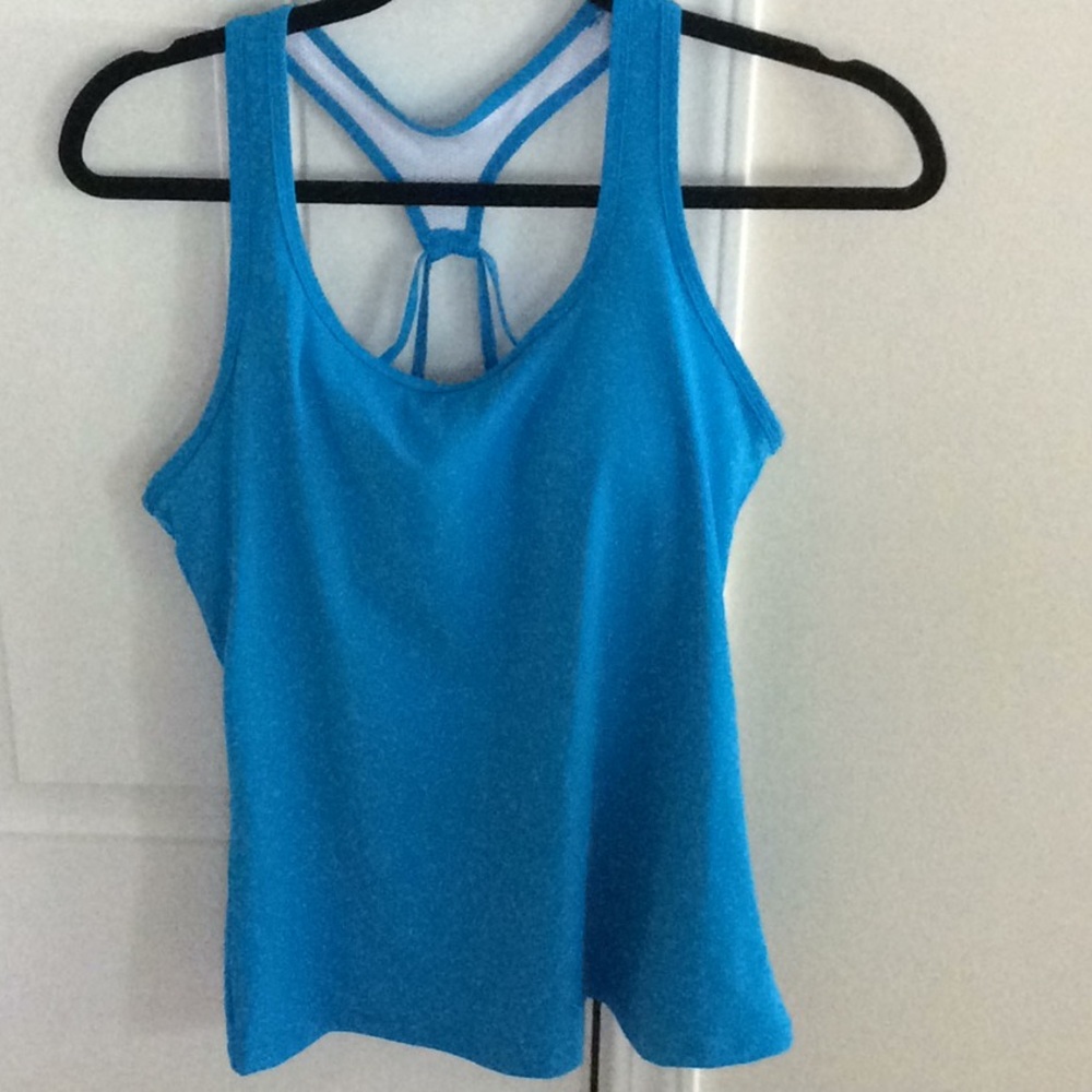 Women’s workout top